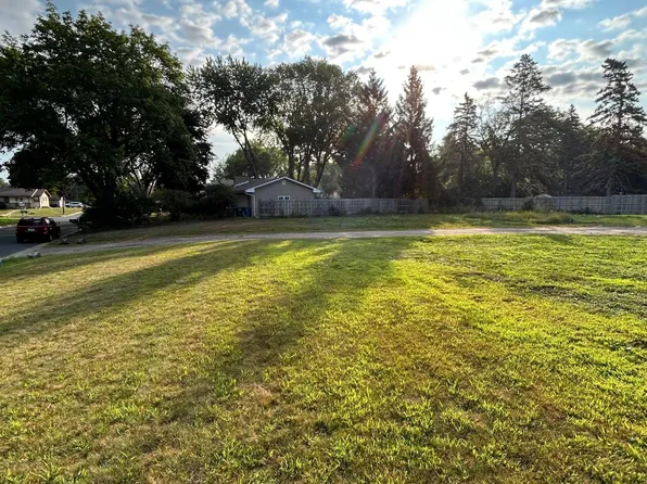 Pearson Way NE, Minneapolis, MN 55432