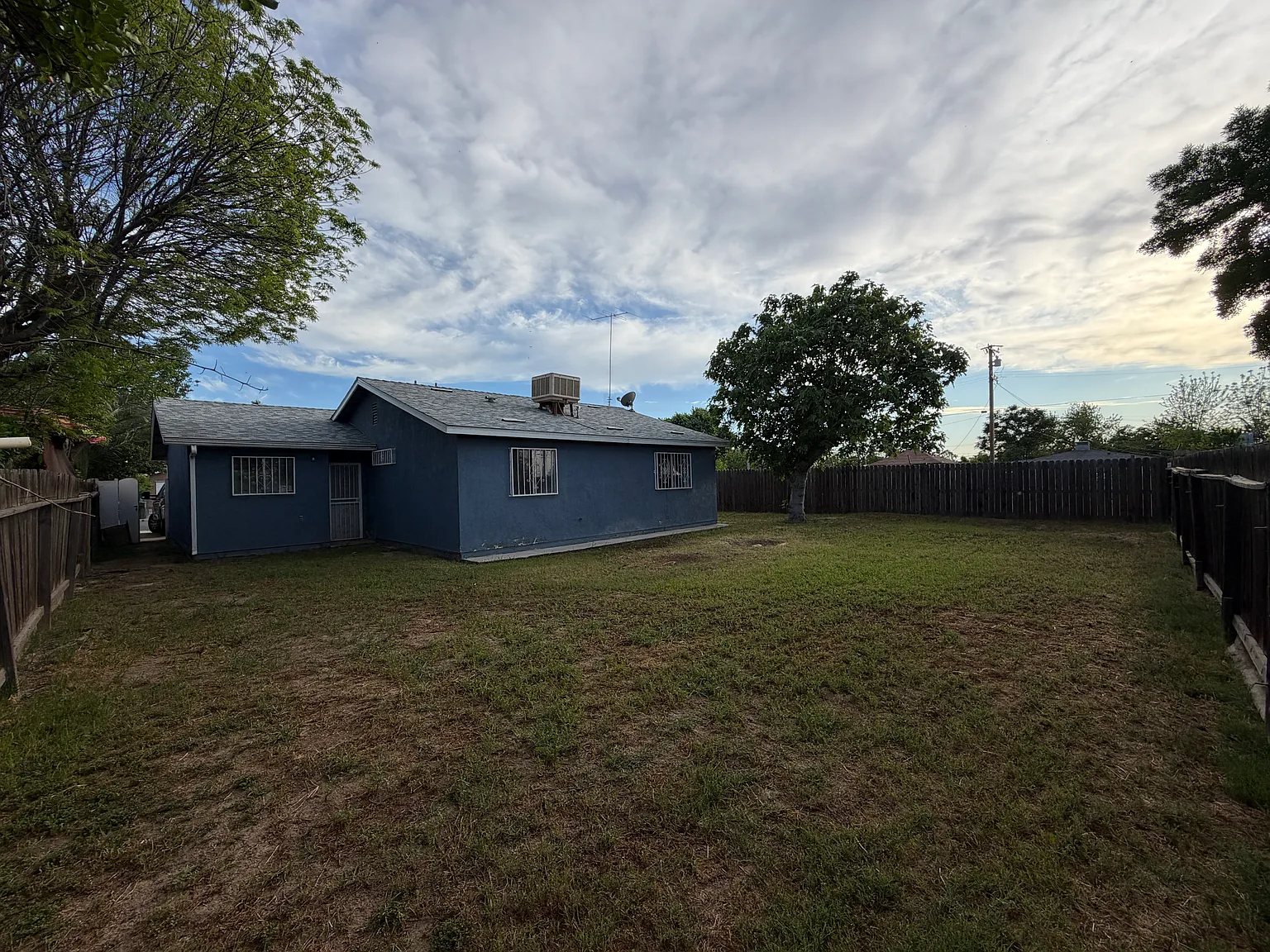 2 bed, 1200 sqft, $2,000 — Photo 4