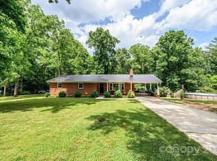 106 Parker Ln, Morganton, NC 28655