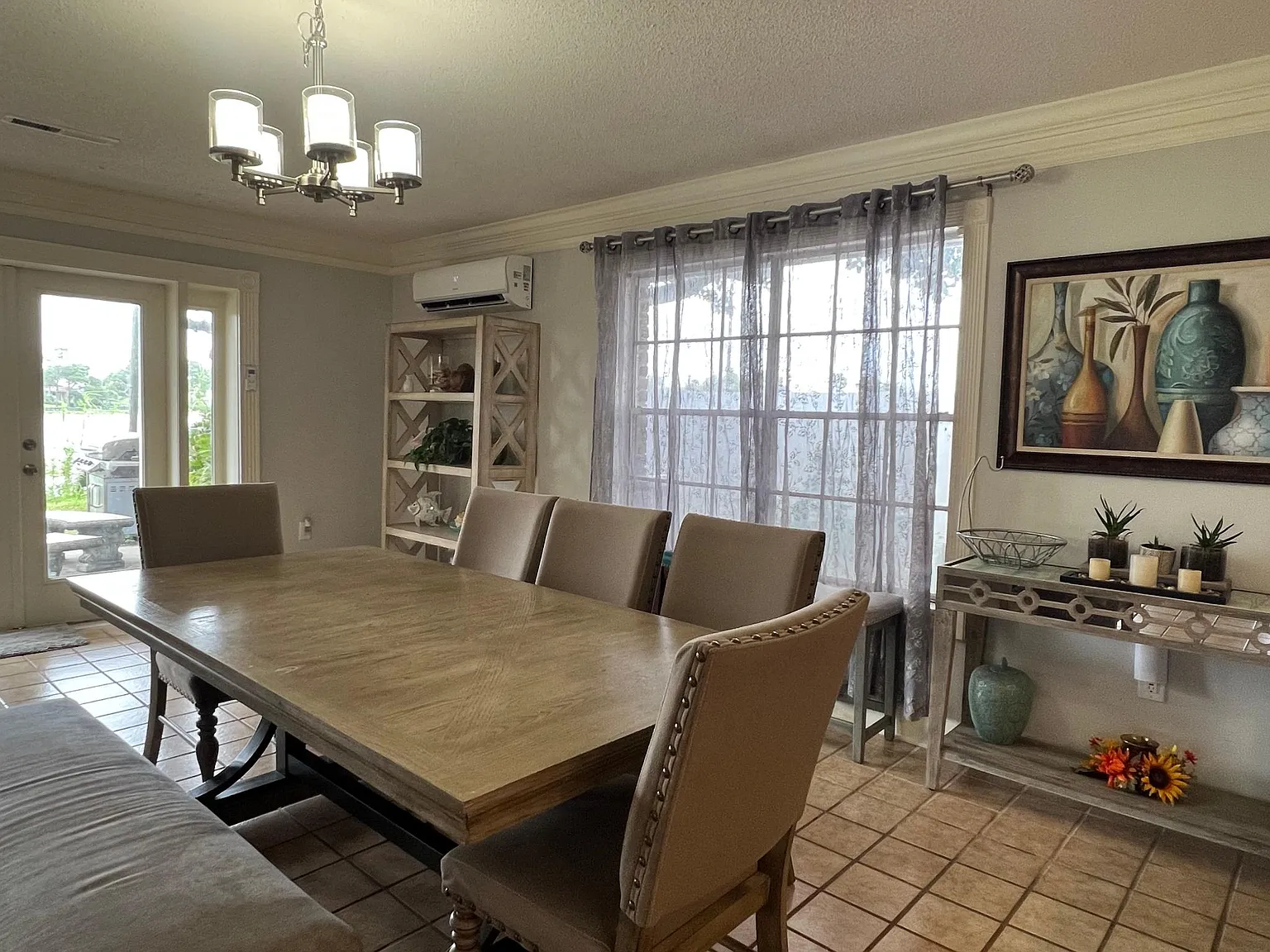 4 bed, 2320 sqft, $4,500 — Photo 3