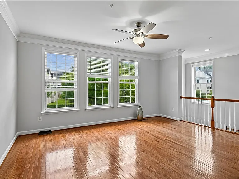 441 Penwood Dr — Photo 16