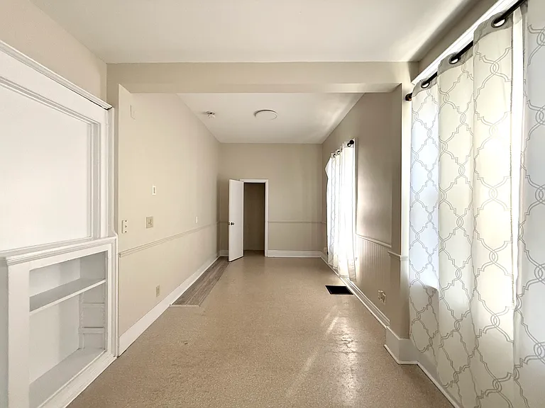 732 Wellington St — Photo 6