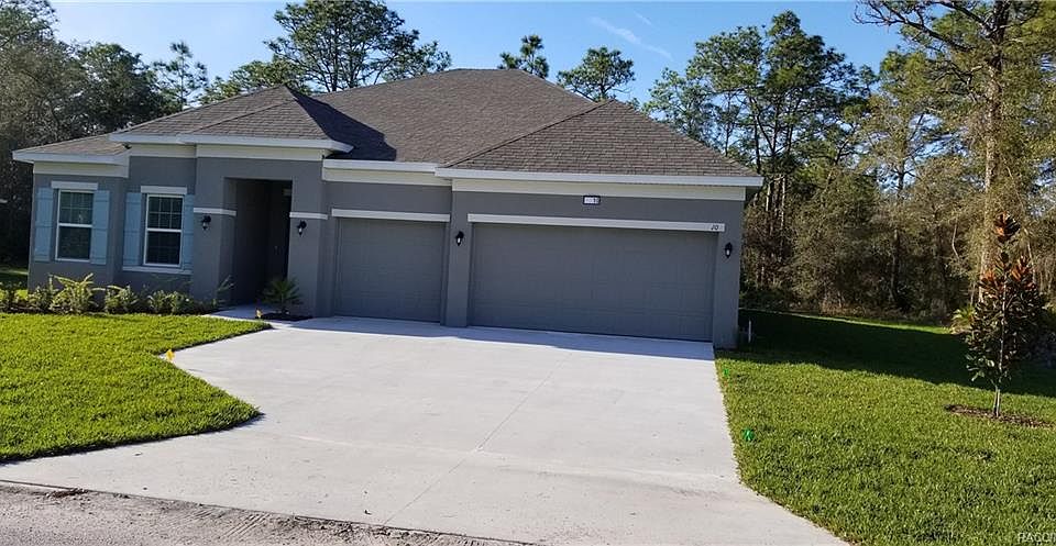 1st image of 10 Douglas Ct S