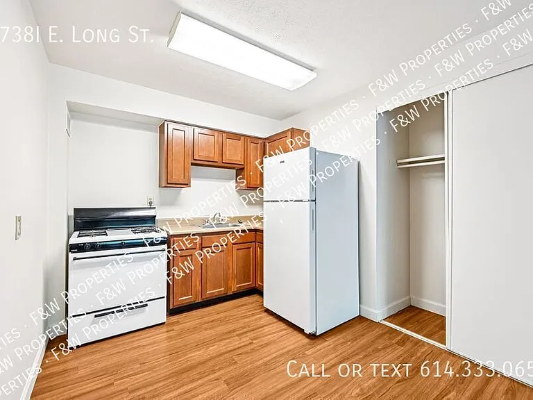 1738I E Long St — Photo 31