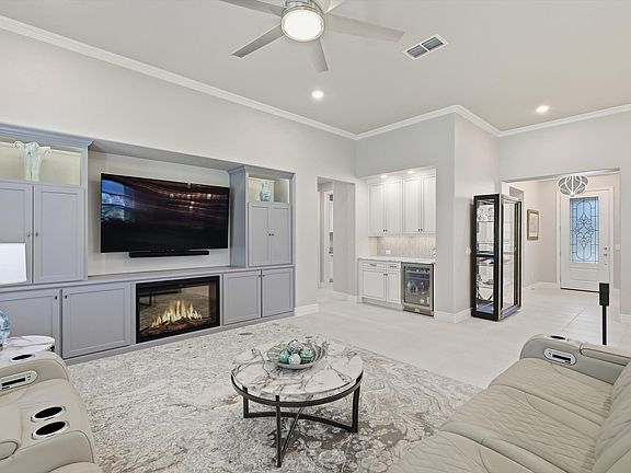 3rd image of 10008 Baywood Ct