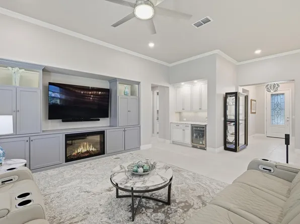 10008 Baywood Ct, Denton, TX 76207