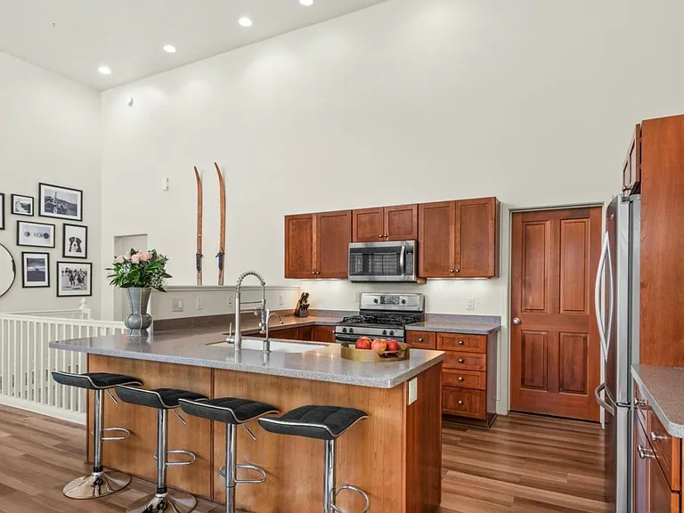 536 Evans Ct — Photo 14
