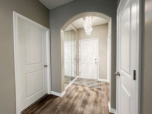 3rd image of 5571 Eagle River Dr