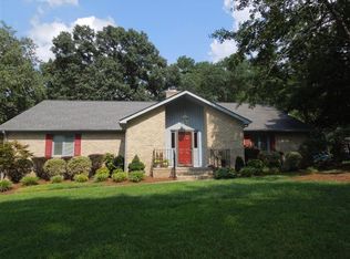 413 Edinburgh Dr, Fayetteville, NC 28303