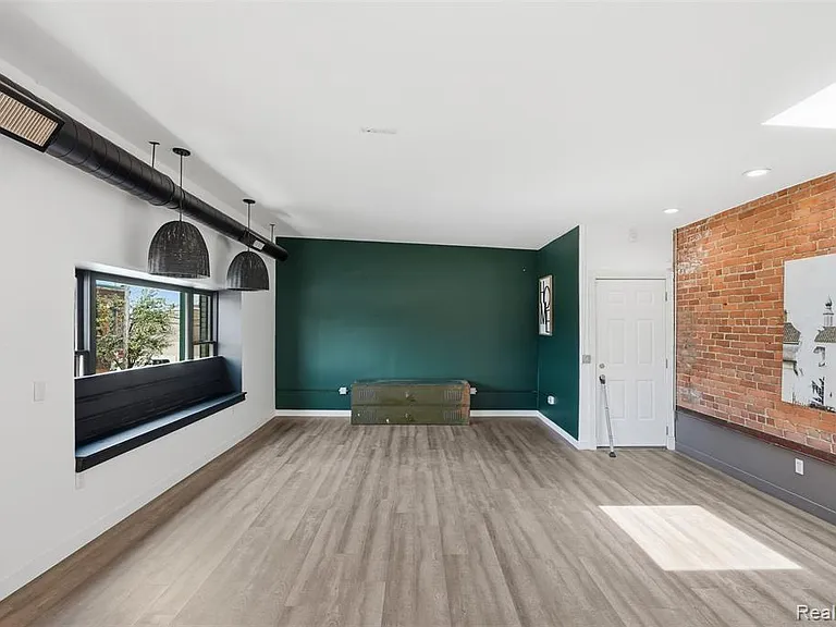 436 E Milwaukee St — Photo 3