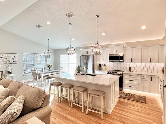 5th image of 17920 SW 66th Pl