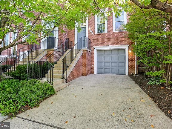 2nd image of 12029 Edgemere Cir