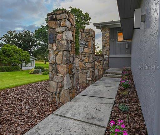 4th image of 120 Canterbury Dr