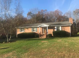919 Cherokee Trl, Covington, VA 24426