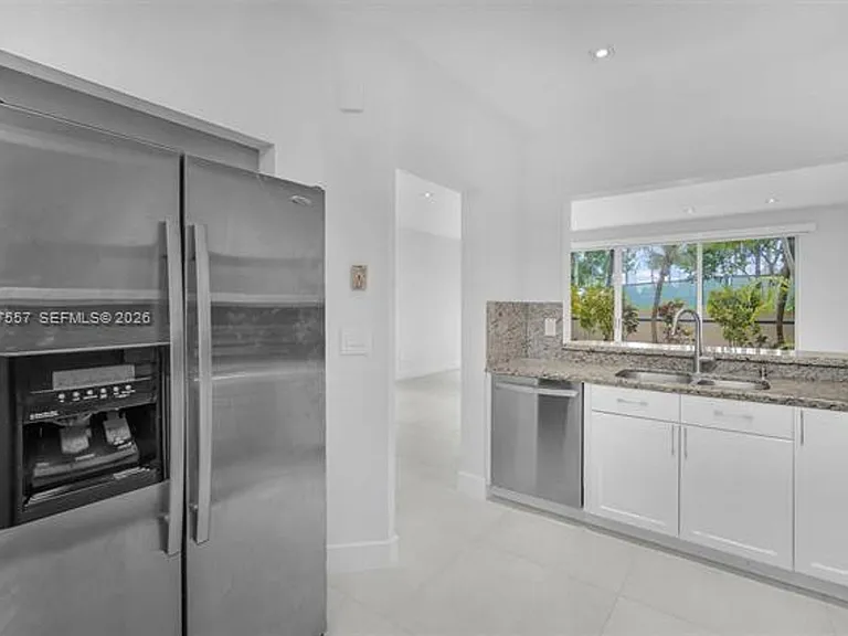 21391 Marina Cove Cir #Townhouse 14-K — Photo 1