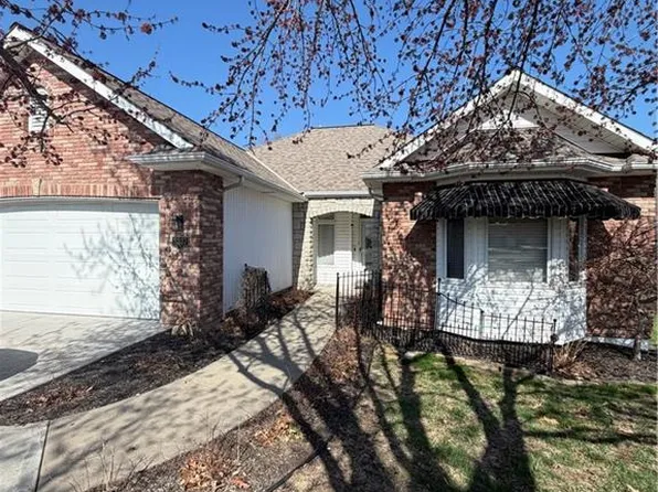 3337 S Victoria Dr, Blue Springs, MO 64015