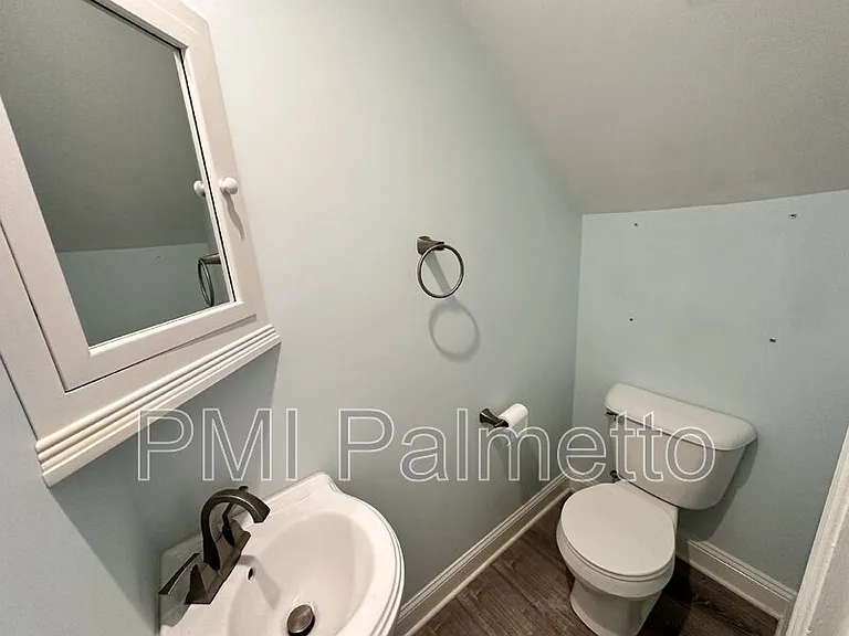 304 Princess St — Photo 5