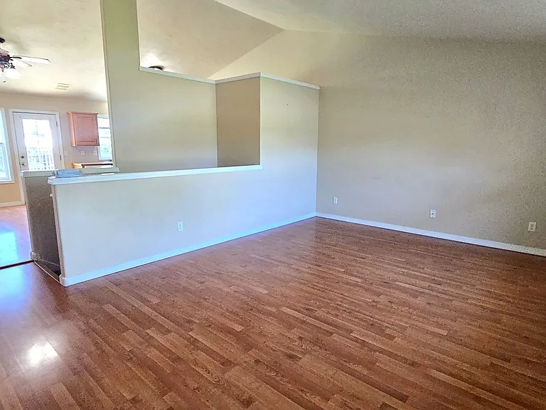 149 Leesburg Ln — Photo 37