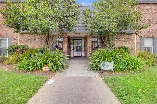 1st image of 2511 Metairie Lawn Dr #109