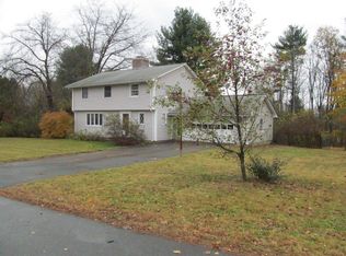 156 Columbia Dr, Amherst, MA 01002