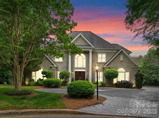 4429 Cameron Oaks Dr, Charlotte, NC 28211
