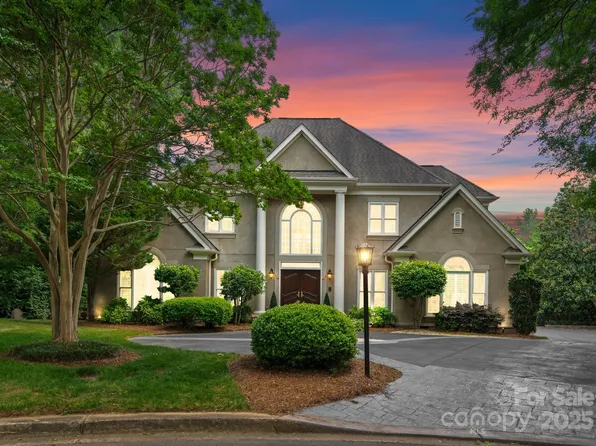 4429 Cameron Oaks Dr, Charlotte, NC 28211