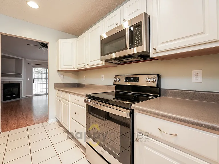 1627 Dexter Ln — Photo 10