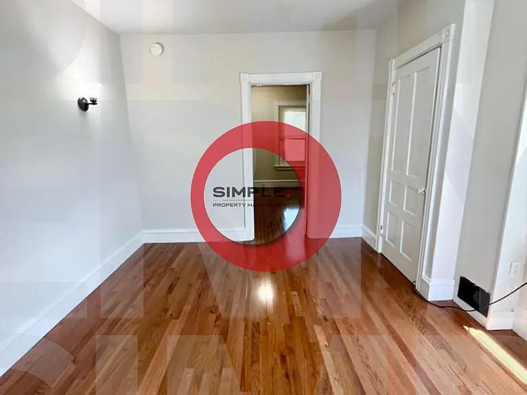 260 Walnut St — Photo 5