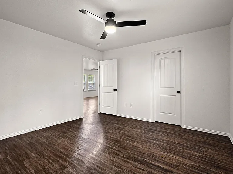 407 E Jones St #407 — Photo 10