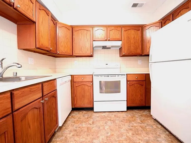 5630 Ringwood Dr #F — Photo 4