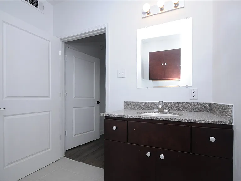 528 E Parkway Ave #9 — Photo 12