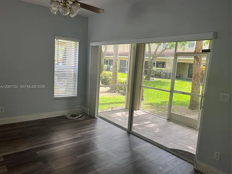 362 SW 122nd Ave #362 — Photo 5