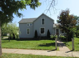 628 N Beaumont Rd, Prairie Du Chien, WI 53821