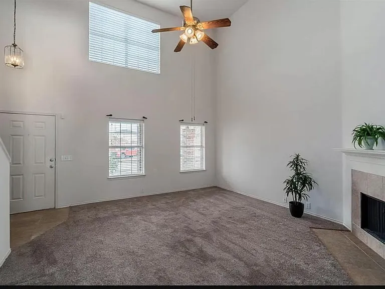 1017 Blue Jay Ln — Photo 4