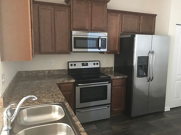 4th image of 389 Servia Dr