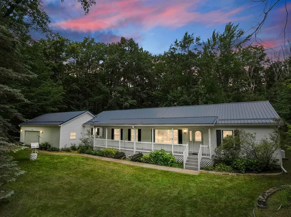 4757 W Lake Mitchell Dr, Cadillac, MI 49601