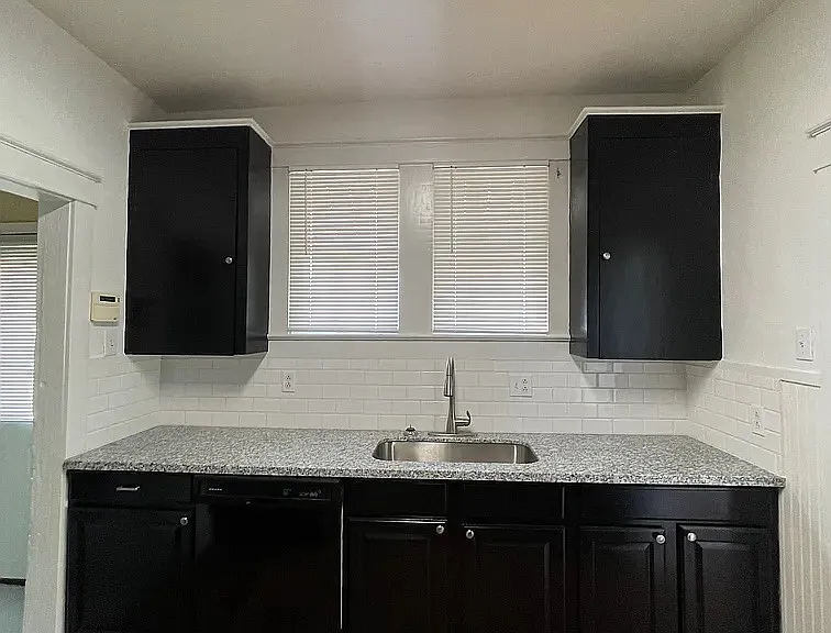 3162 Greenwood Dr — Photo 9