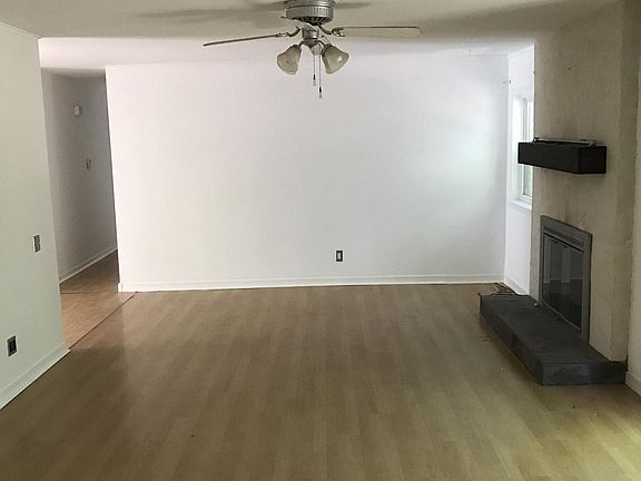 2nd image of 2117 N Briarwood Ave