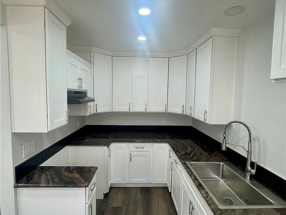 5th image of 3914 S Normandie Ave