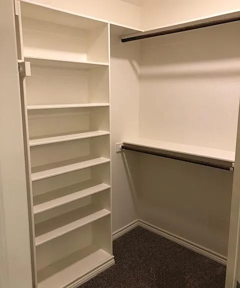 451 Silverton Dr — Photo 2