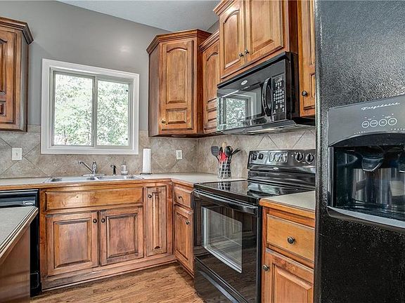 5th image of 1303 Wright St