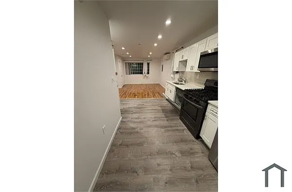 Building Photo - 86 Layton Ave #3