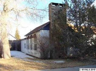 621 6th St, Rawlins, WY 82301