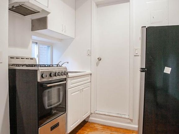 4th image of 437 E 12th St APT 14