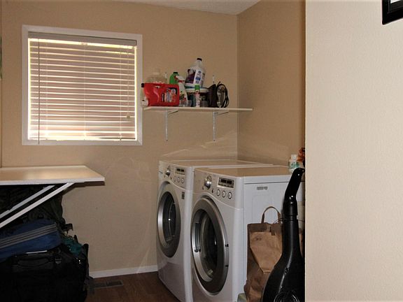 5th image of 3800 Siskiyou Blvd
