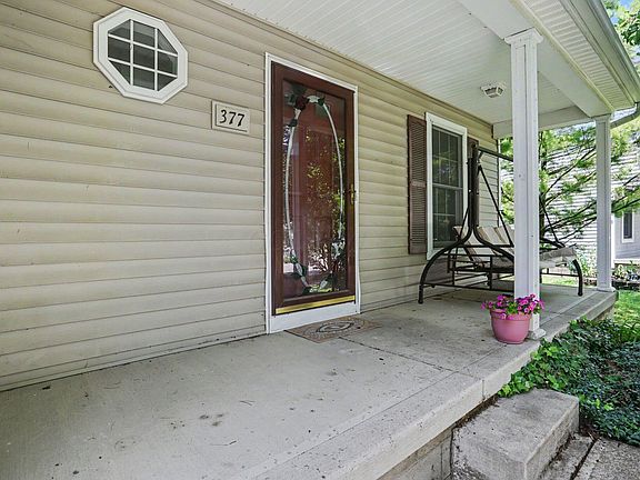3rd image of 377 Cobblestone Dr
