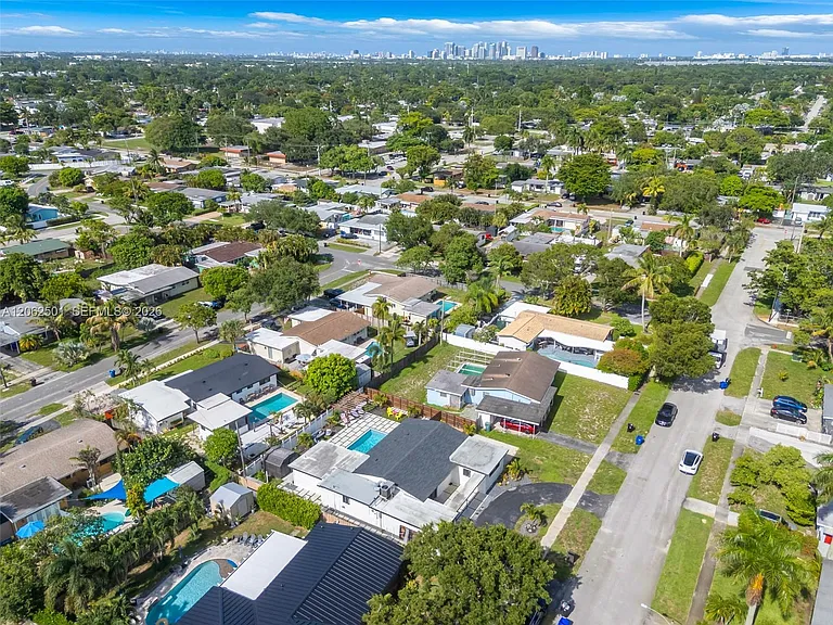 3609 SW 23rd St — Photo 36