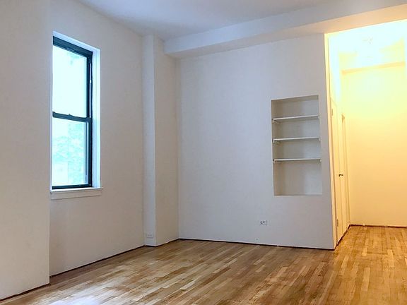 2nd image of 76 Irving Pl APT 3D