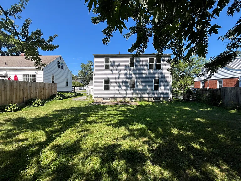 314 Russell Ave — Photo 3