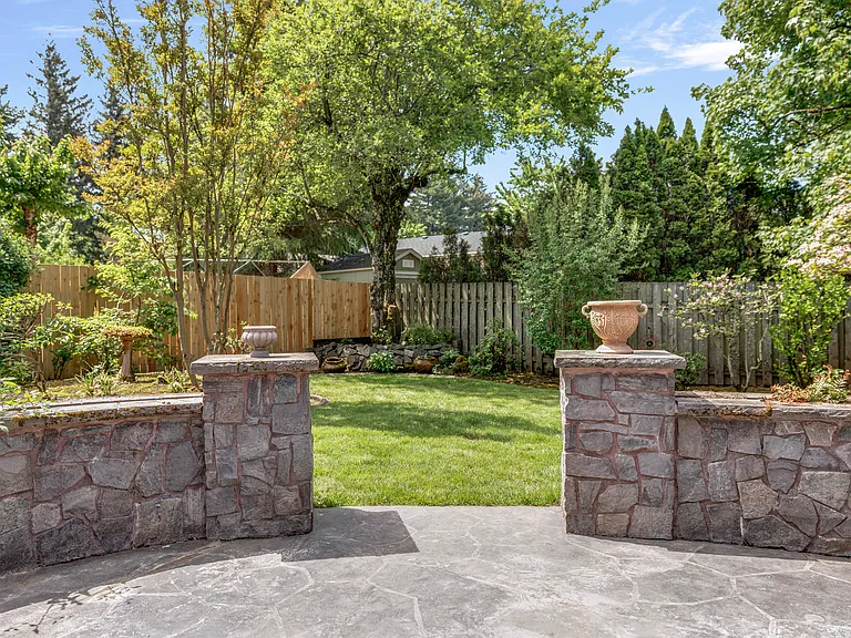 Backyard
+Lawn mowing managed/paid for by host
+Fully fenced
+Aesthetic fountain
+Sprinkler system